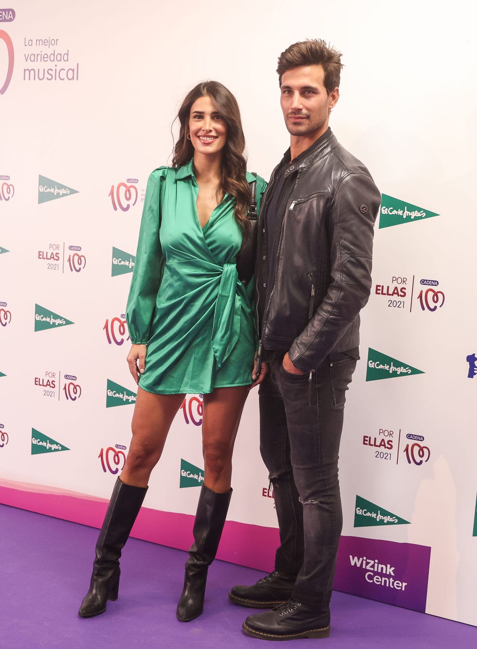 la pareja posa en el photocall del recital organizado por cadena 100 en madrid