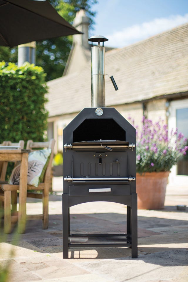 lidl is selling an outdoor pizza oven for less than £130
