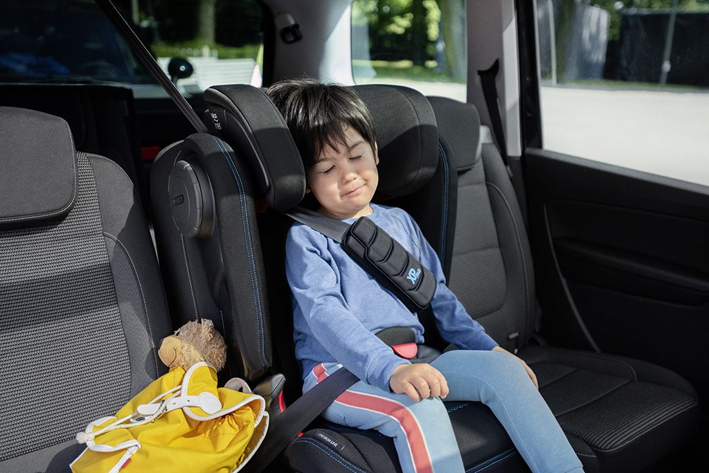 Alzadores con respaldo para niños en el coche ¿Por qué son