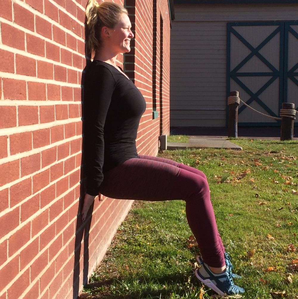 Wall sit with alternating leg 2024 lifts