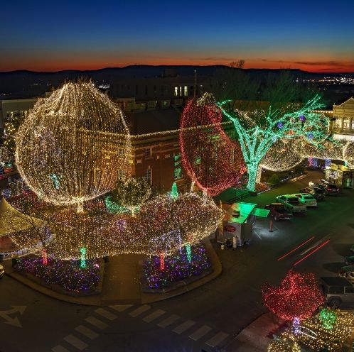 The best Christmas Lights NYC Offers and Festive Attractions