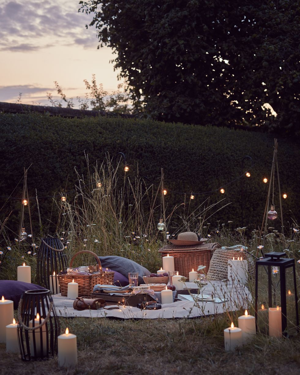 8 Picnic Ideas & Beautiful Picnicware For Stylish Outdoor Dining