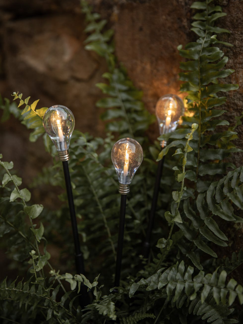 lámparas solares para el jardín