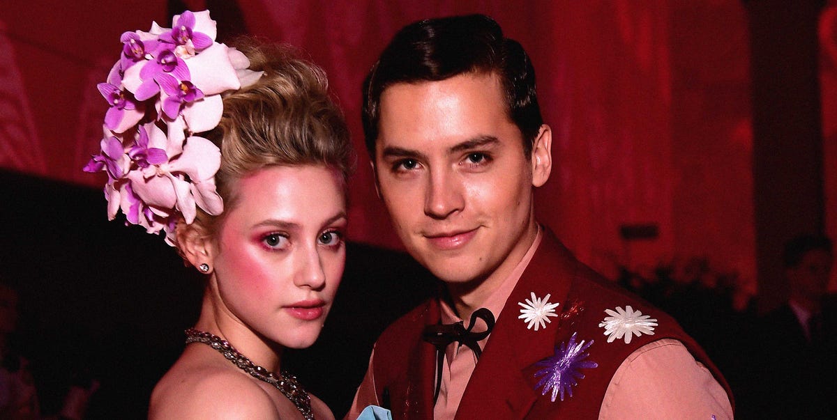 Lili Reinhart e Cole Sprouse stanno ancora insieme, IG dimostra