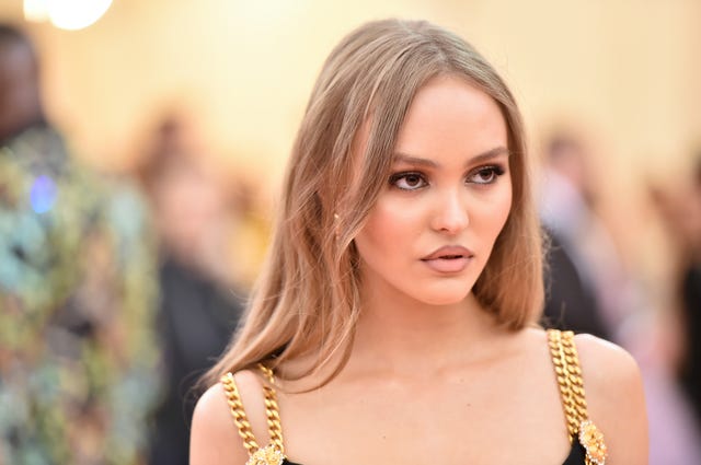 Dollhouse lily rose depp текст. Lily Rose Depp. Дочь Джонни Деппа.