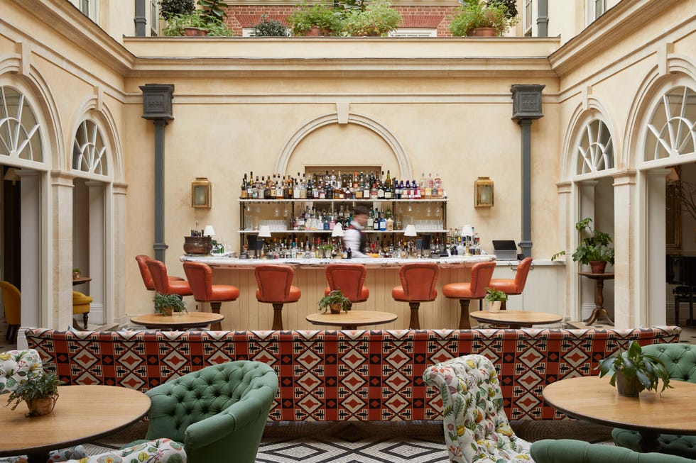 lime wood courtyard bar
