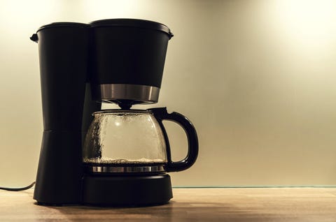 limpieza de la casa diaria, tareas domésticas limpiar cafetera
