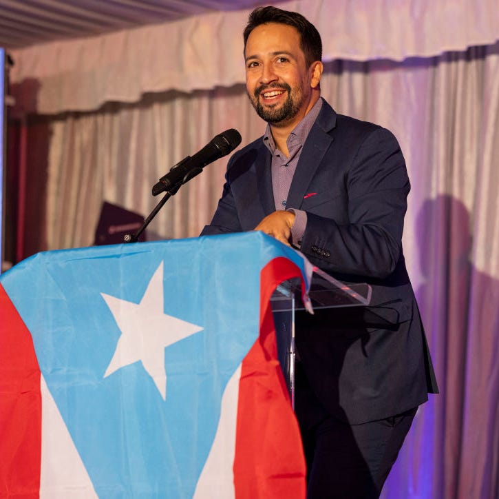 Chicago, Illinois 14 de septiembre, Lin-Manuel Miranda durante la Décima Gala Anual Cedar del Museo Nacional de Cultura Artesanal Puertorriqueña en la Galleria Marchetti el 14 de septiembre de 2023 en Chicago, Illinois, foto de Barry Brichezengetti Pictures