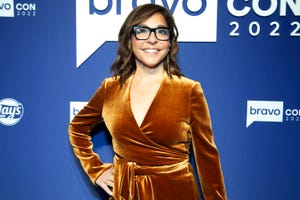 linda yaccarino smiling for a photo with her right hand on her hip