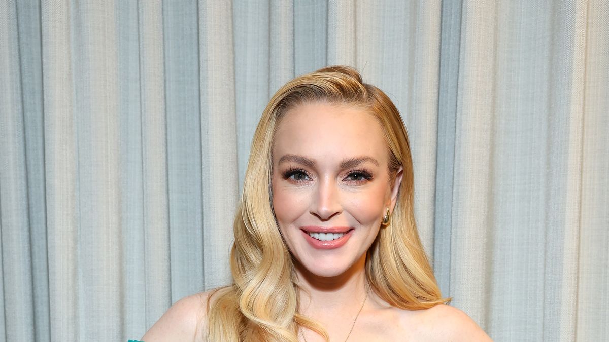 lindsay-lohan-attends-disney-