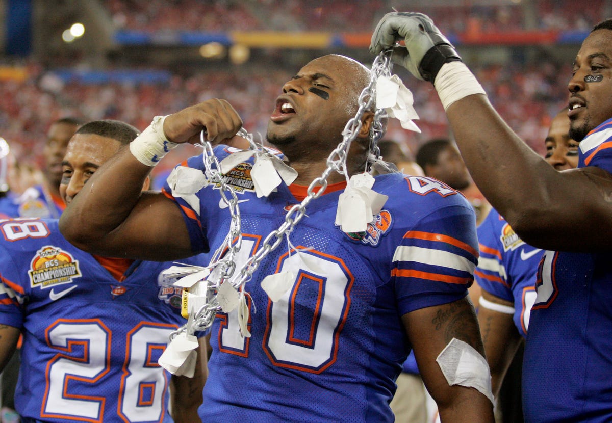 Florida football reveals 'Black Out The Swamp' uniforms