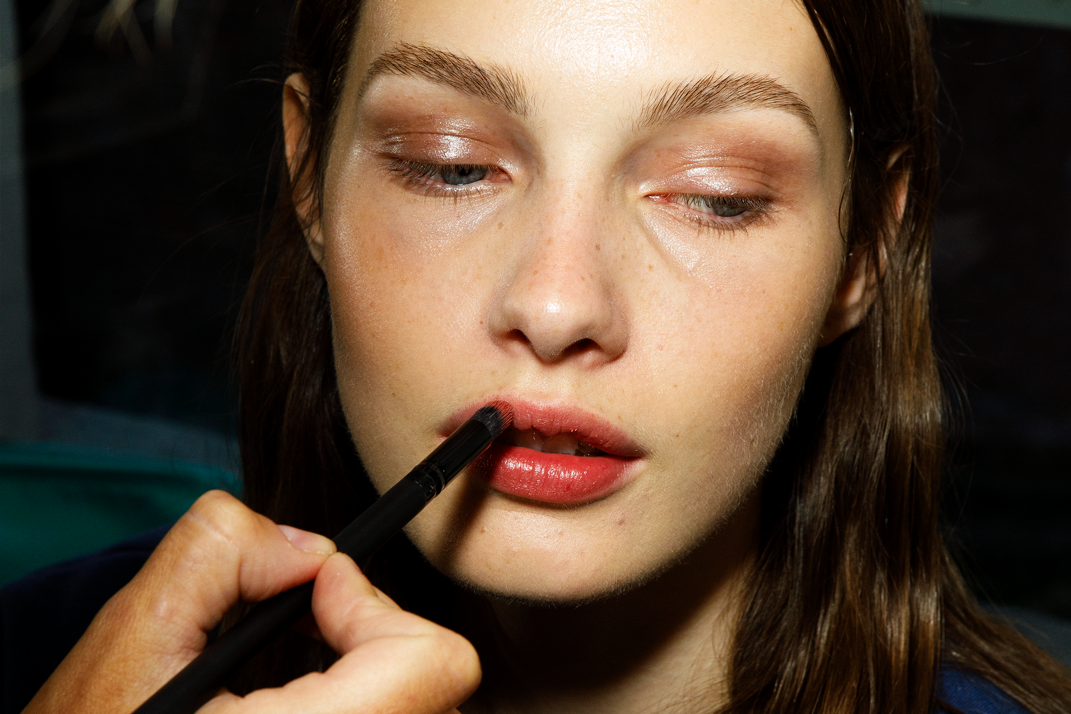 Body Makeup 101: A Guide To Head-to-Toe Makeup Application