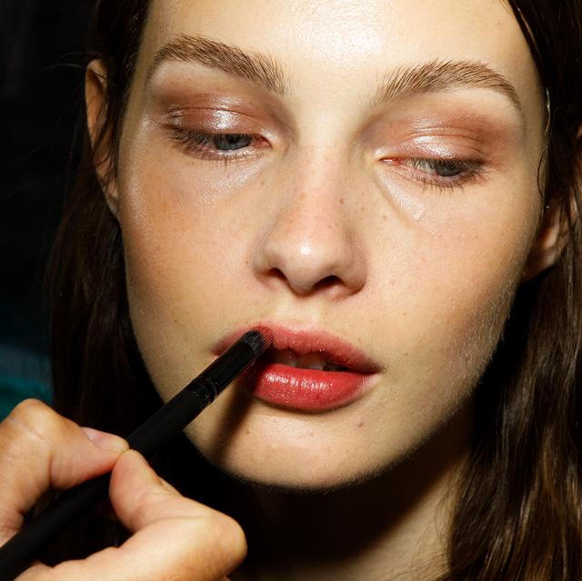 30 Best Makeup Brushes for Every Part of Your Face 2023