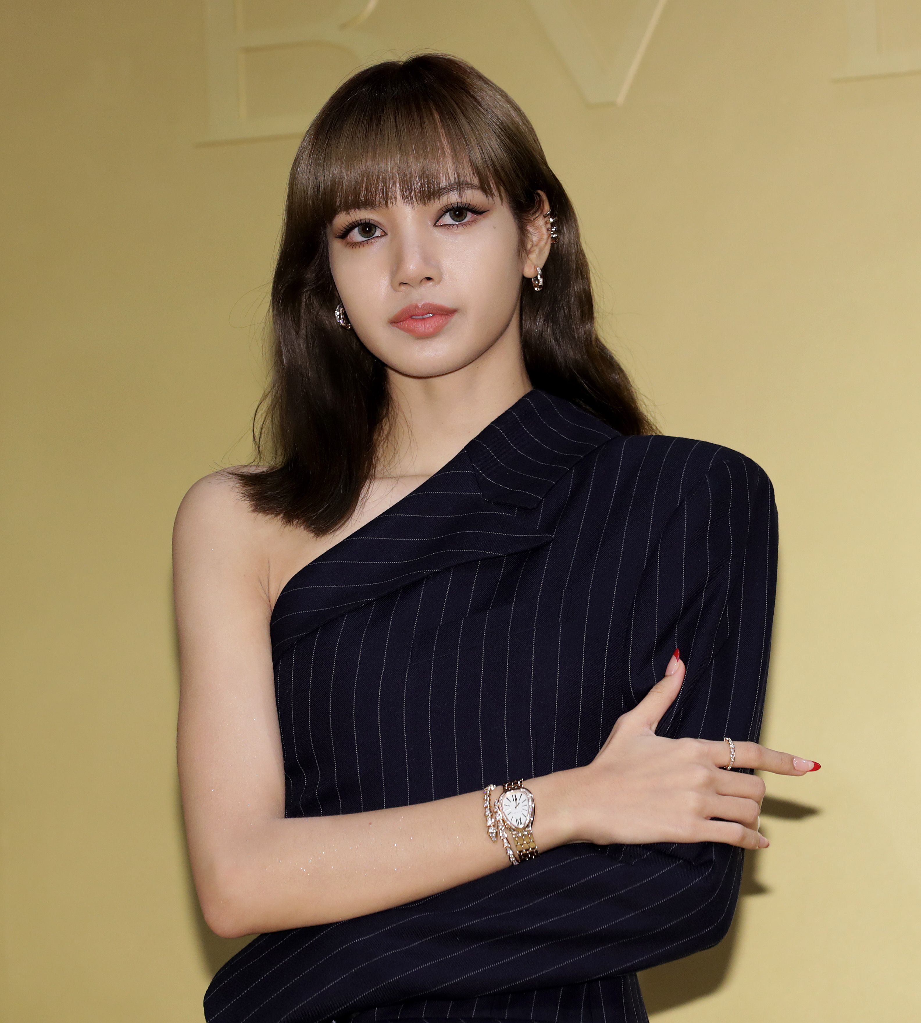 BLACKPINKリサ編】モード界から愛されるLISAの圧巻の美貌をデビュー