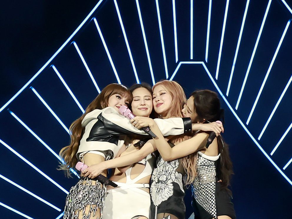 ブラックピンク(BLACK pink) BLACKPINK - '24/365 with BLACKPINK' Prologue - YouTube