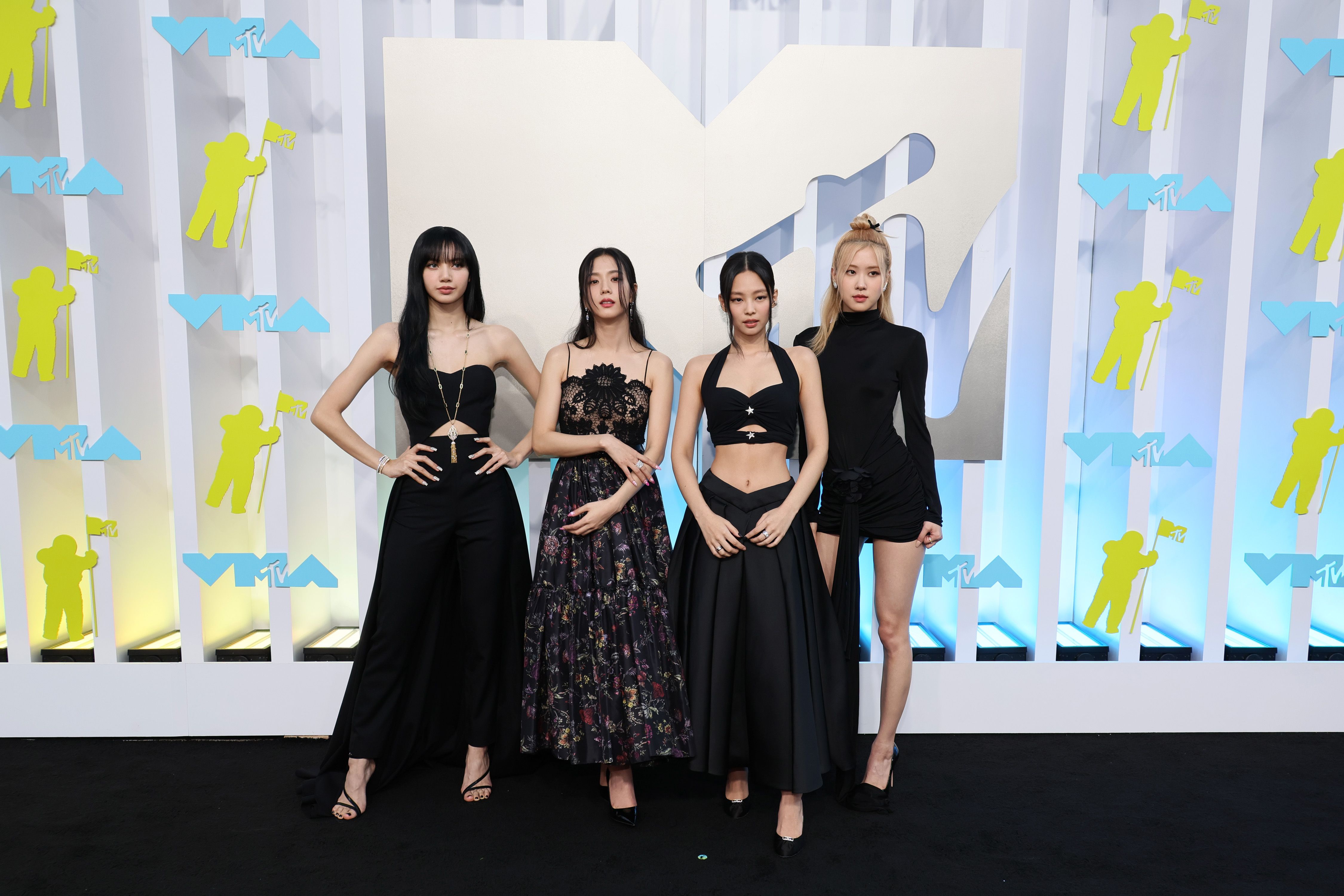 Blackpink Prove They're the It Girls of the 2022 MTV VMAs in Matching Black  Looks