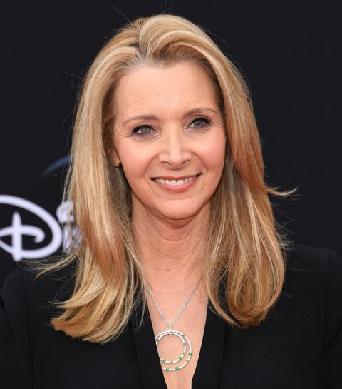 hairstyles for women over 50 lisa kudrow with long flipped layers