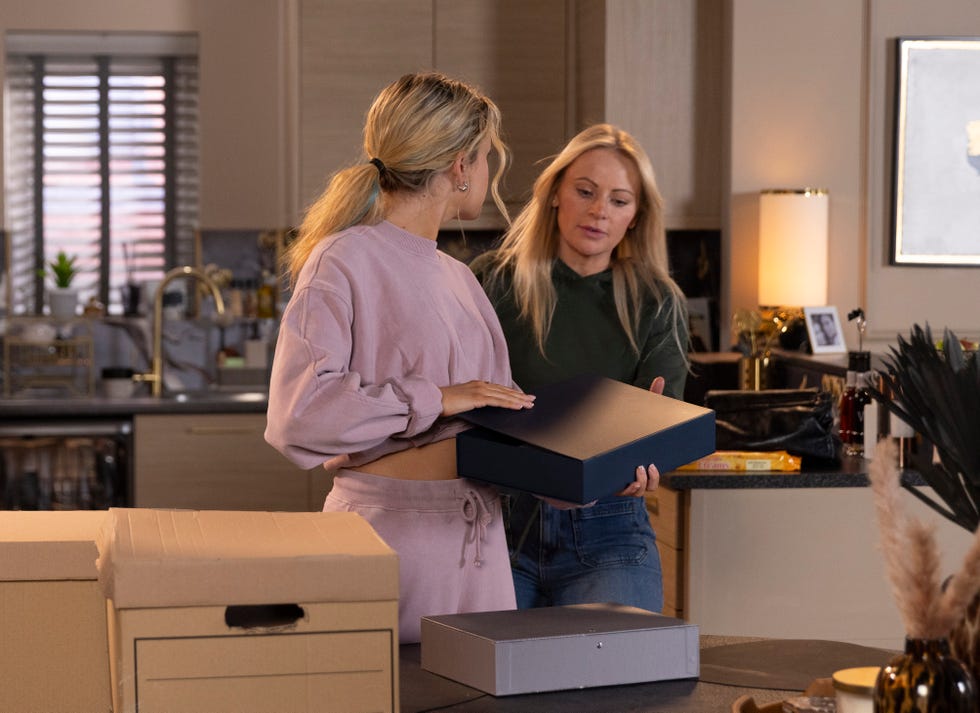 lisa swain, betsy swain, coronation street