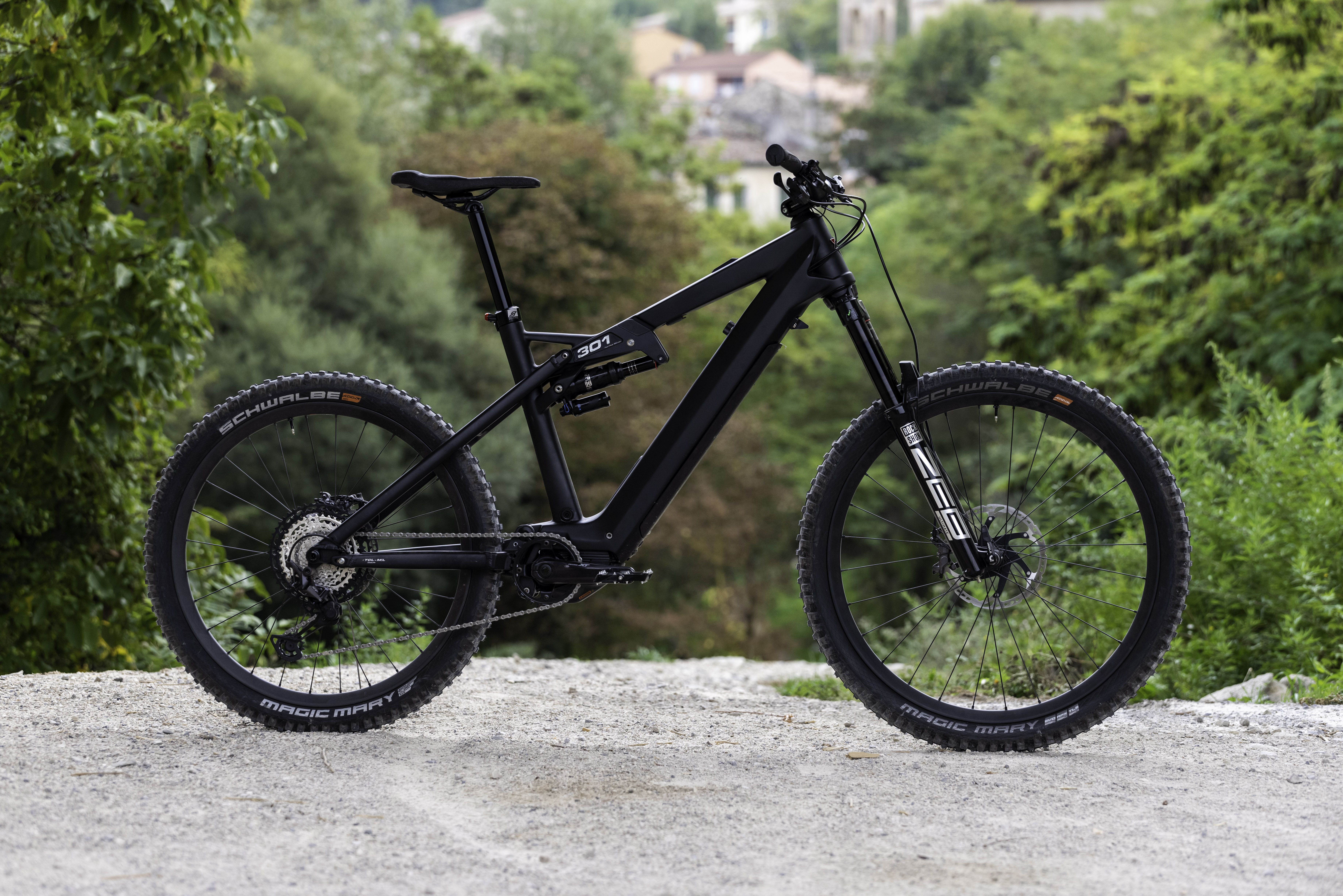 Liteville’s K.I.S. equipped 301 CE e-bike isn’t sold in the USA.