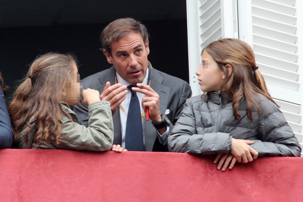 Amaia Salamanca, Ana Botella, El Litri, José María Aznar, Rosauro Varo, Semana Santa Sevilla, Amaia Salamanca y Rosauro Varo con los Aznar en la Semana Santa Sevillana, Amaia Salamanca y Rosauro Varo comparten balcón con los Aznar