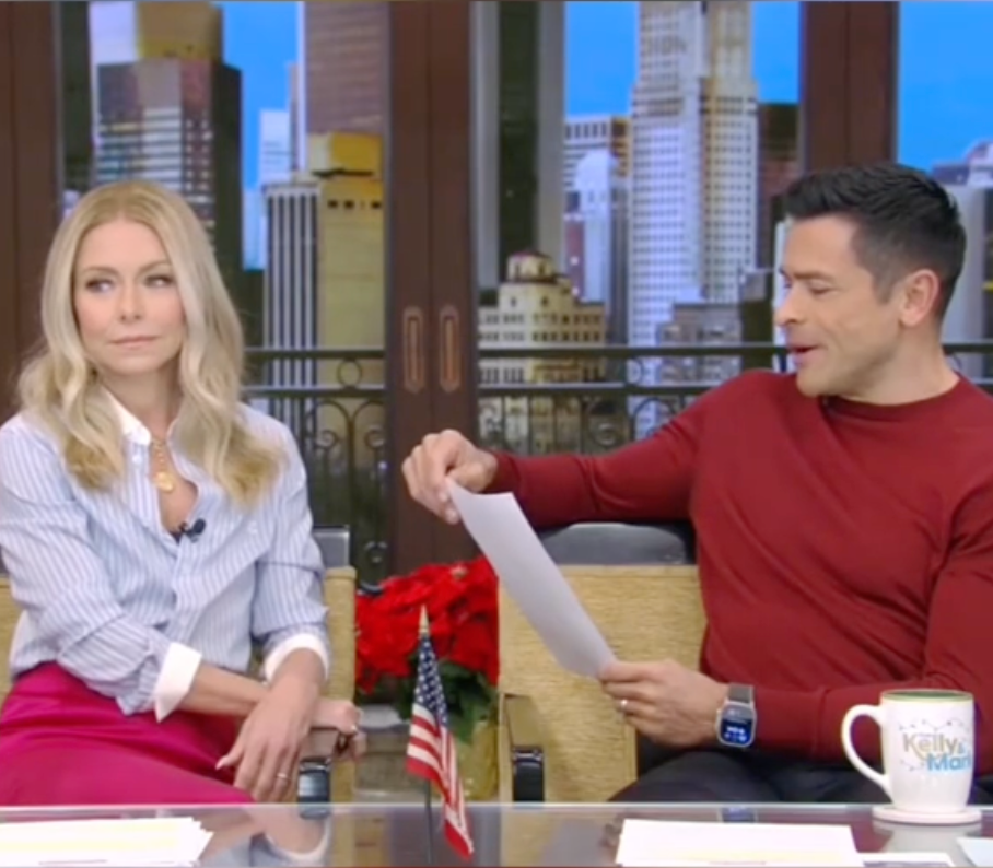 live mark consuelos kelly ripa shower habits tiktok reaction