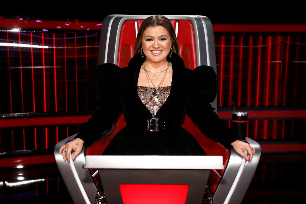 Kelly Clarkson's Best Outfits on 'The Voice'