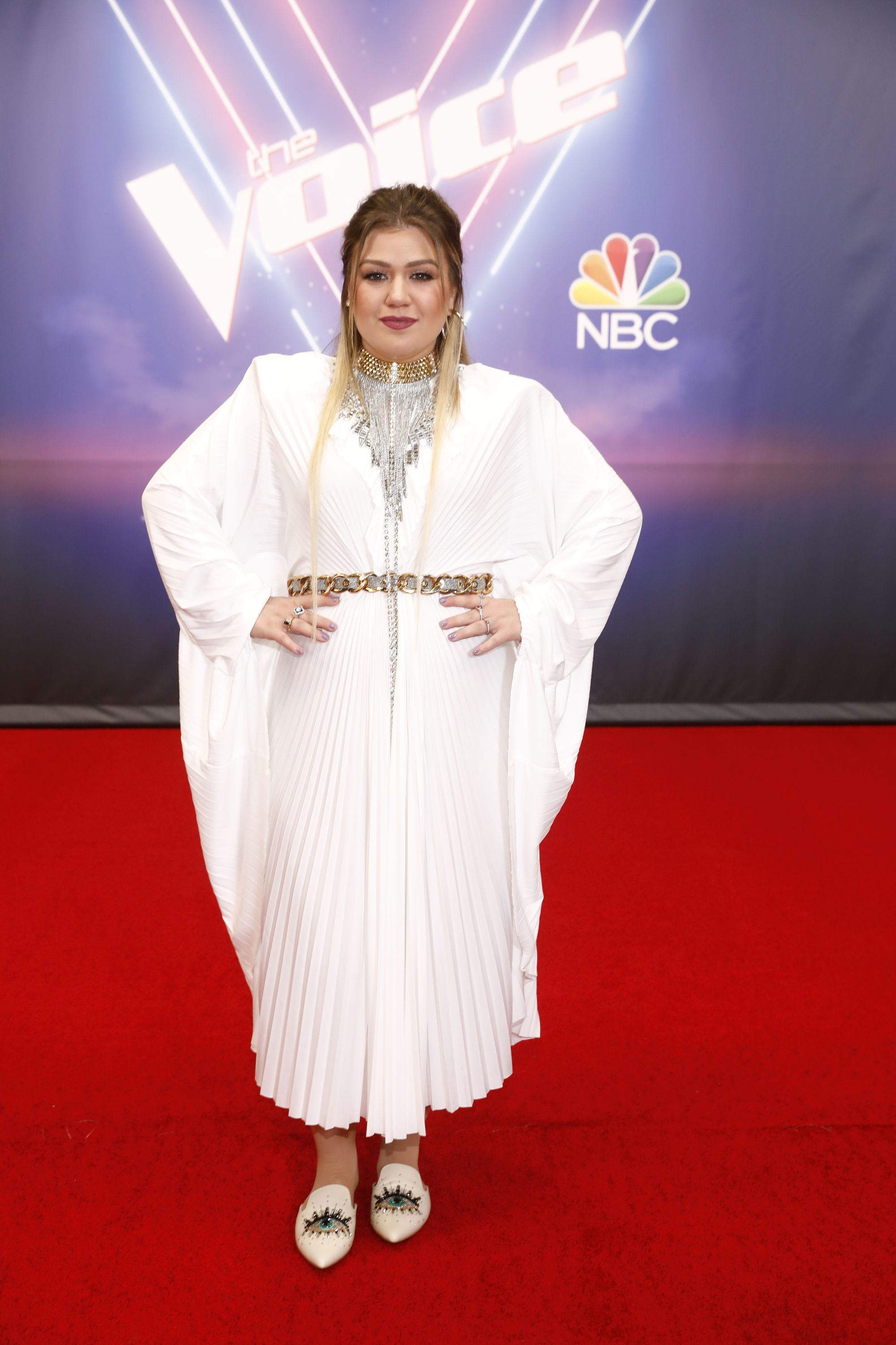 Kelly Clarkson's Best Outfits On 'The Voice'