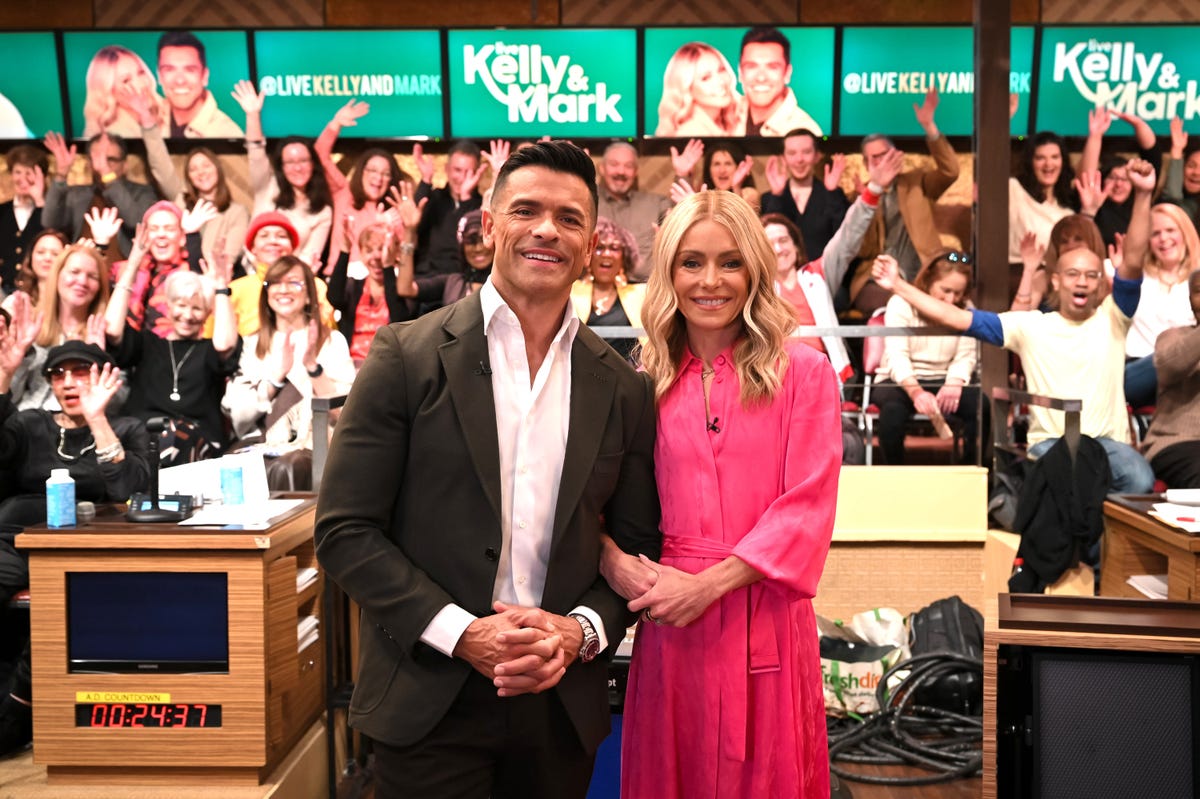 Live' Fans Are in Tears as Kelly and Mark Share Emotional Video