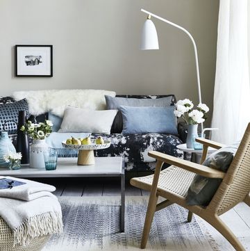 how to declutter a living room