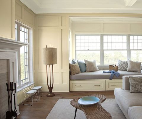 living room ideas with a daybed by the window