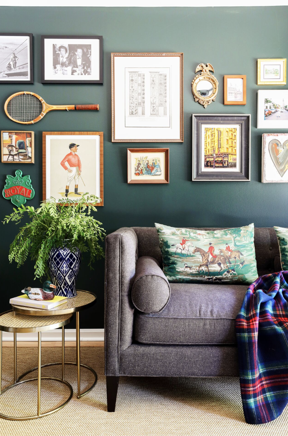 30 Easy, Unexpected Living Room Decorating Ideas