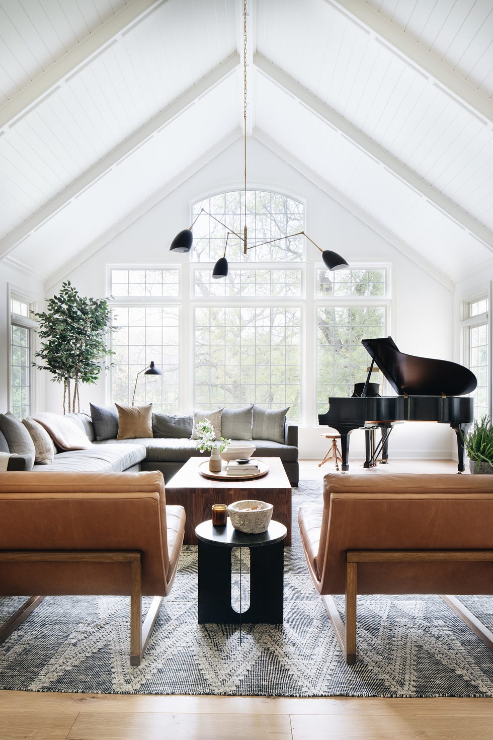 20-striking-examples-of-modern-rooms-with-grand-pianos