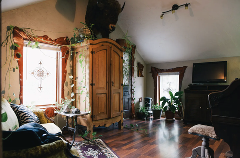 living space ﻿in the spooky manor airbnb