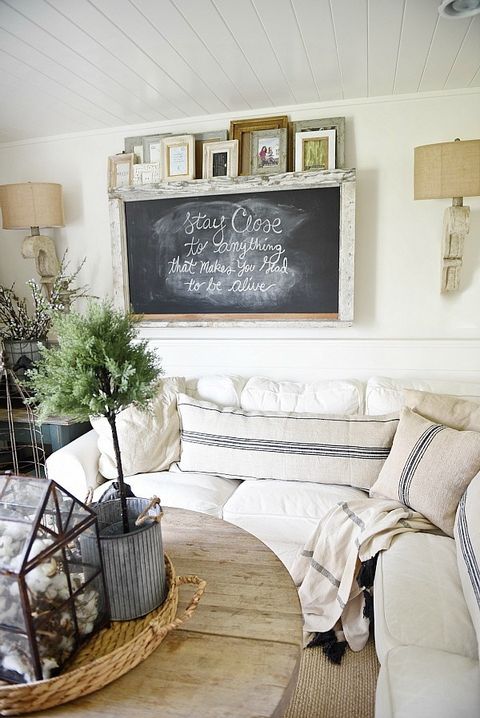 farmhouse living room ideas different textures with chalk board