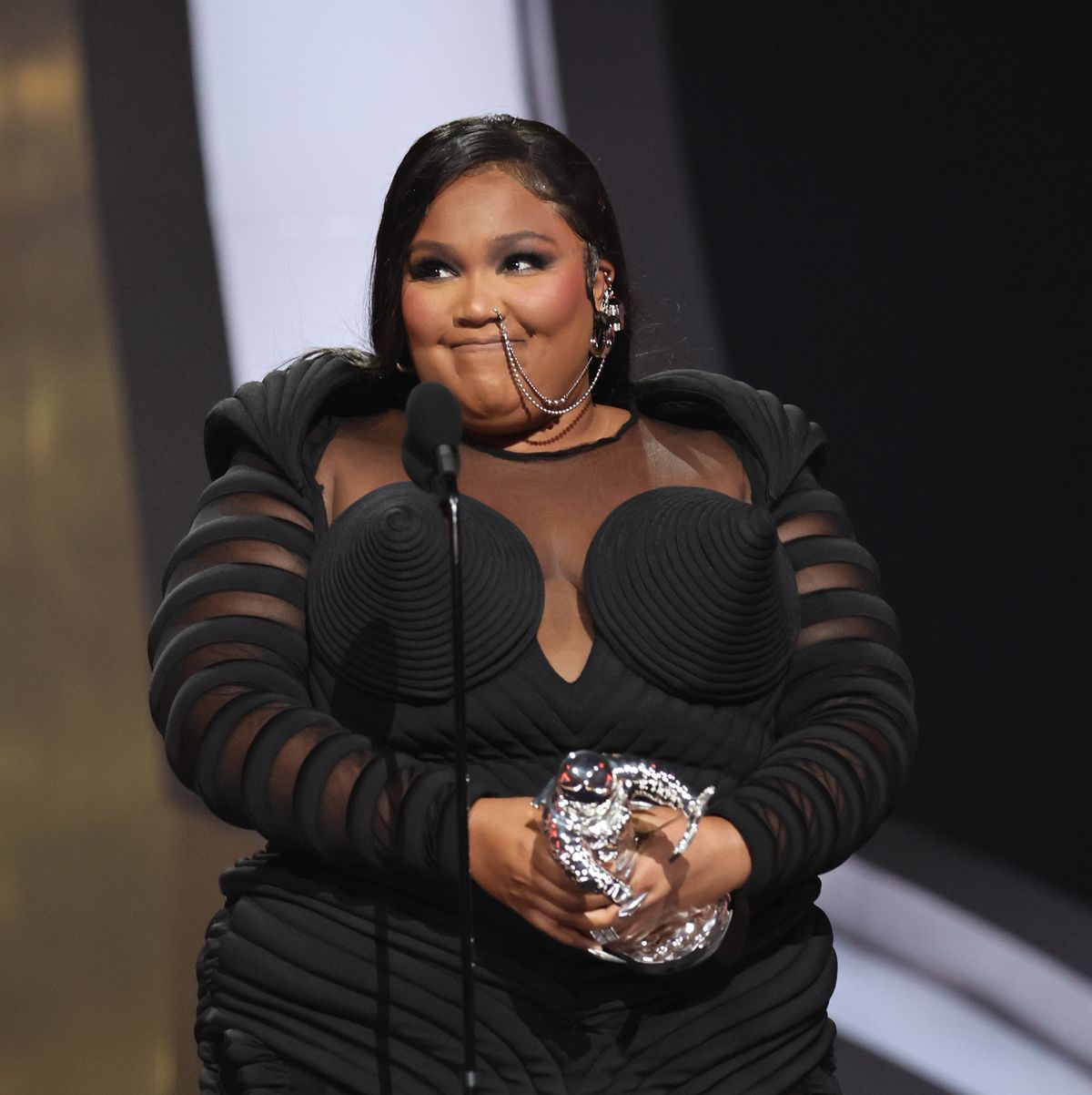 Lizzo Calls Out Insulting Press Coverage During MTV VMAs Speech