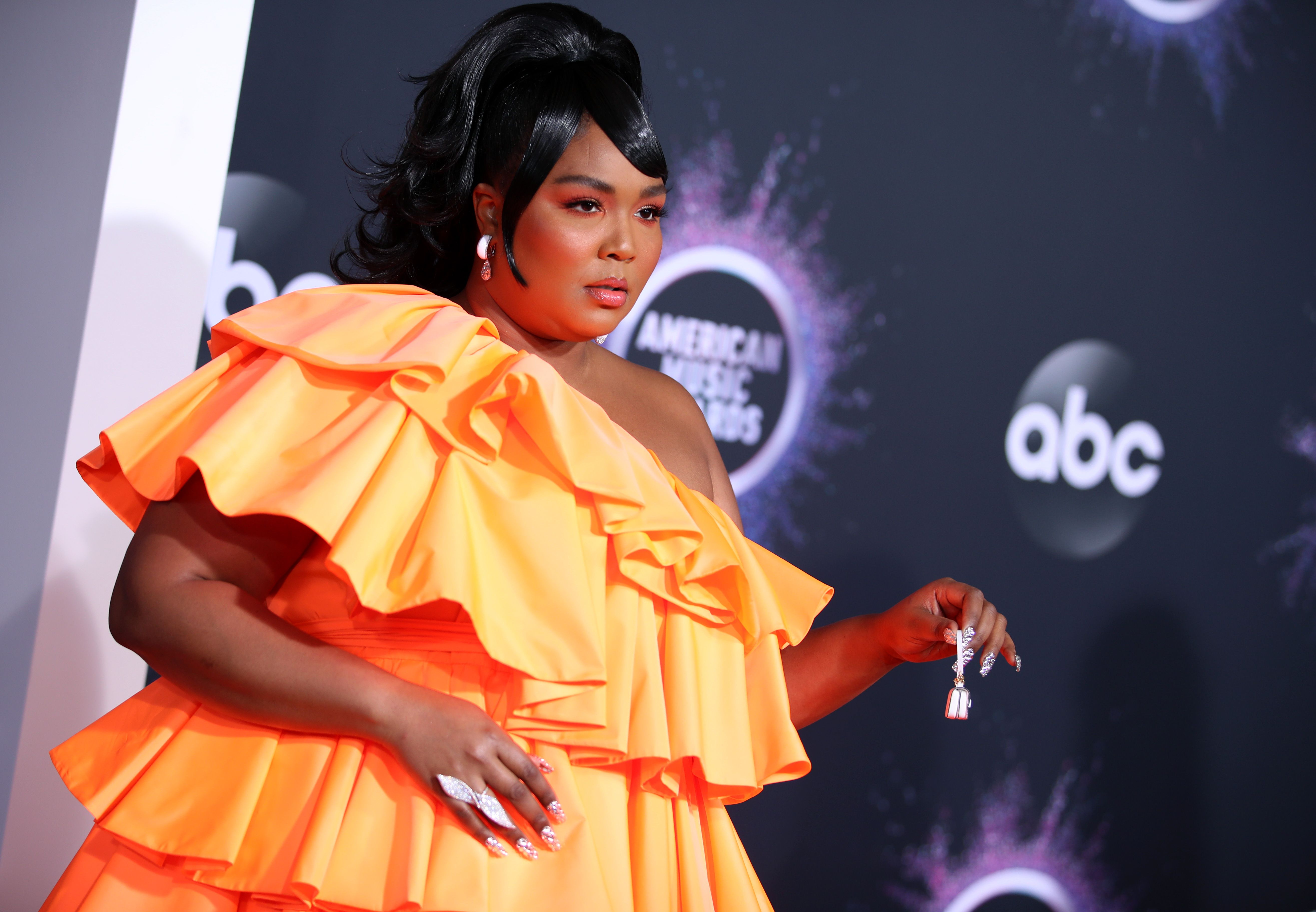 Lizzo Takes the Tiny Bag Trend to the Next Level at the 2019 AMAs