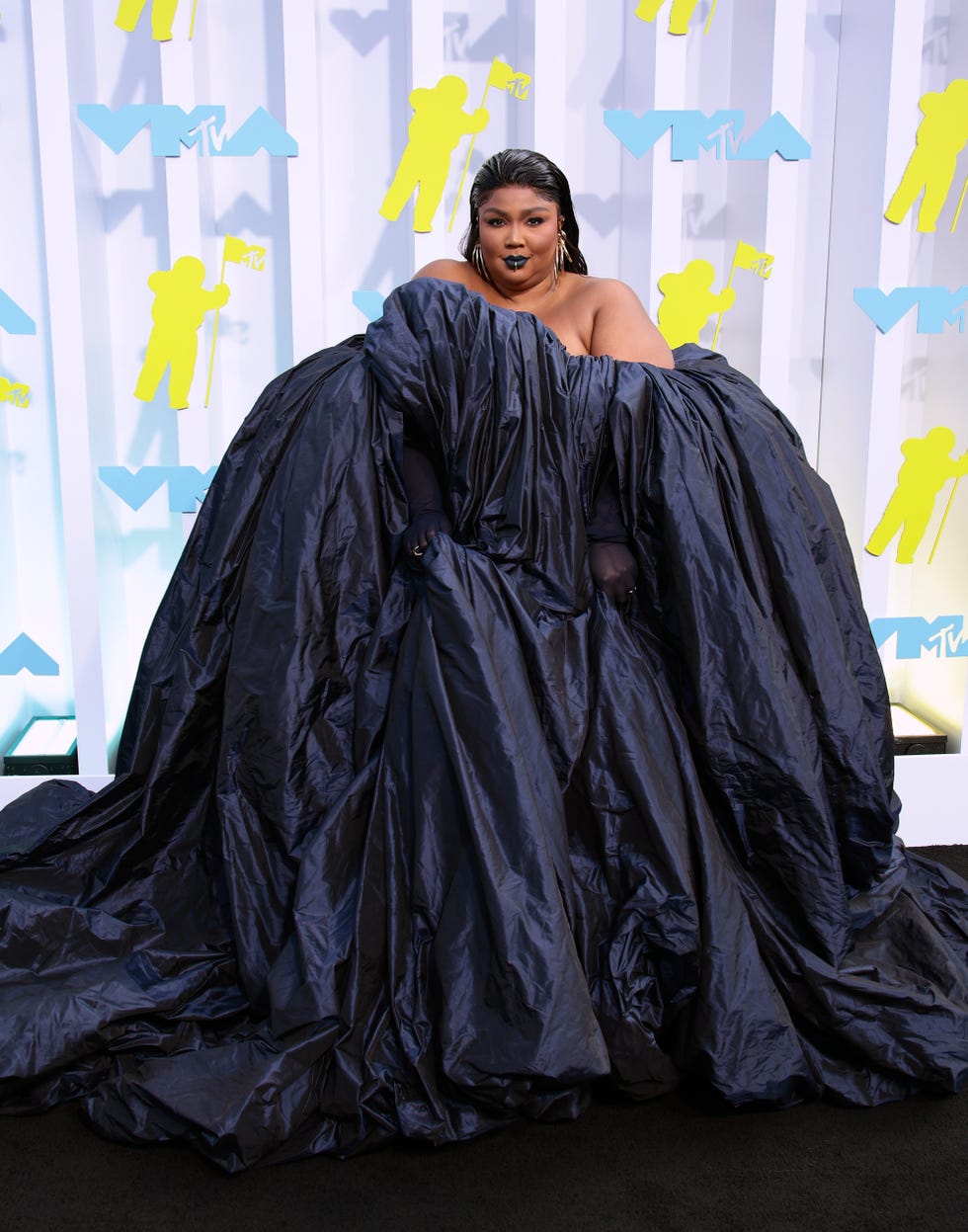 Lizzo Wears Jean Paul Gaultier Couture At The 2022 Vmas