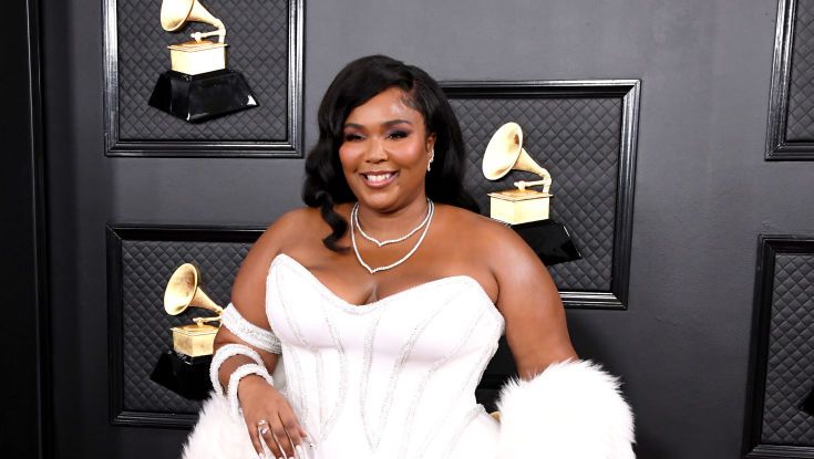 Lizzo looks like a 'baddie' in unfiltered underwear photo: 'Oops… I forgot  to Facetune these