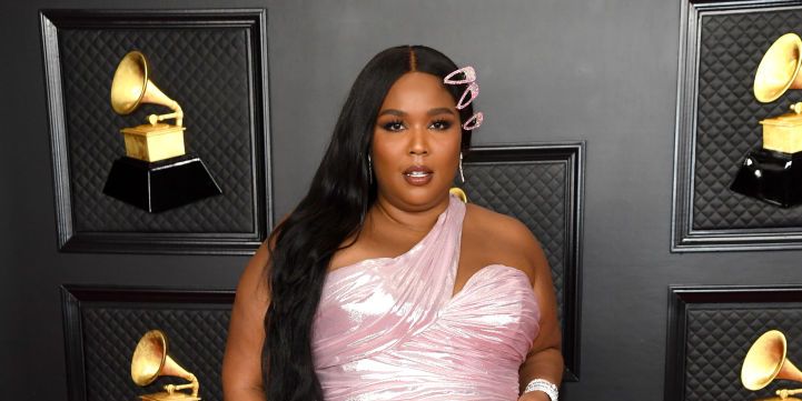 https://hips.hearstapps.com/hmg-prod/images/lizzo-attends-the-63rd-annual-grammy-awards-at-los-angeles-news-photo-1630394788.jpg?crop=1.00xw:0.353xh;0,0.0195xh&resize=1200:*