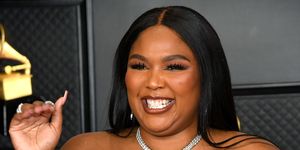lizzo just tried to shoot her shot with drake on twitter