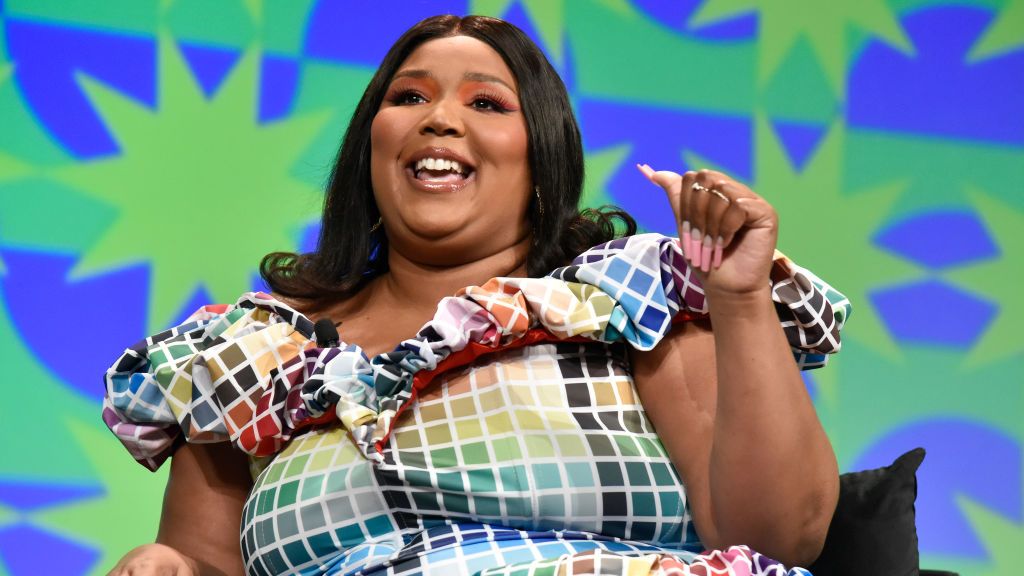 preview for WATCH Lizzo Gift Her Mom A New Wardrobe In TEARFUL Video