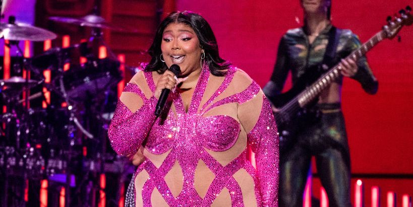 Lizzo Shares Confident Swimsuit Selfie on IG and Is Glowing