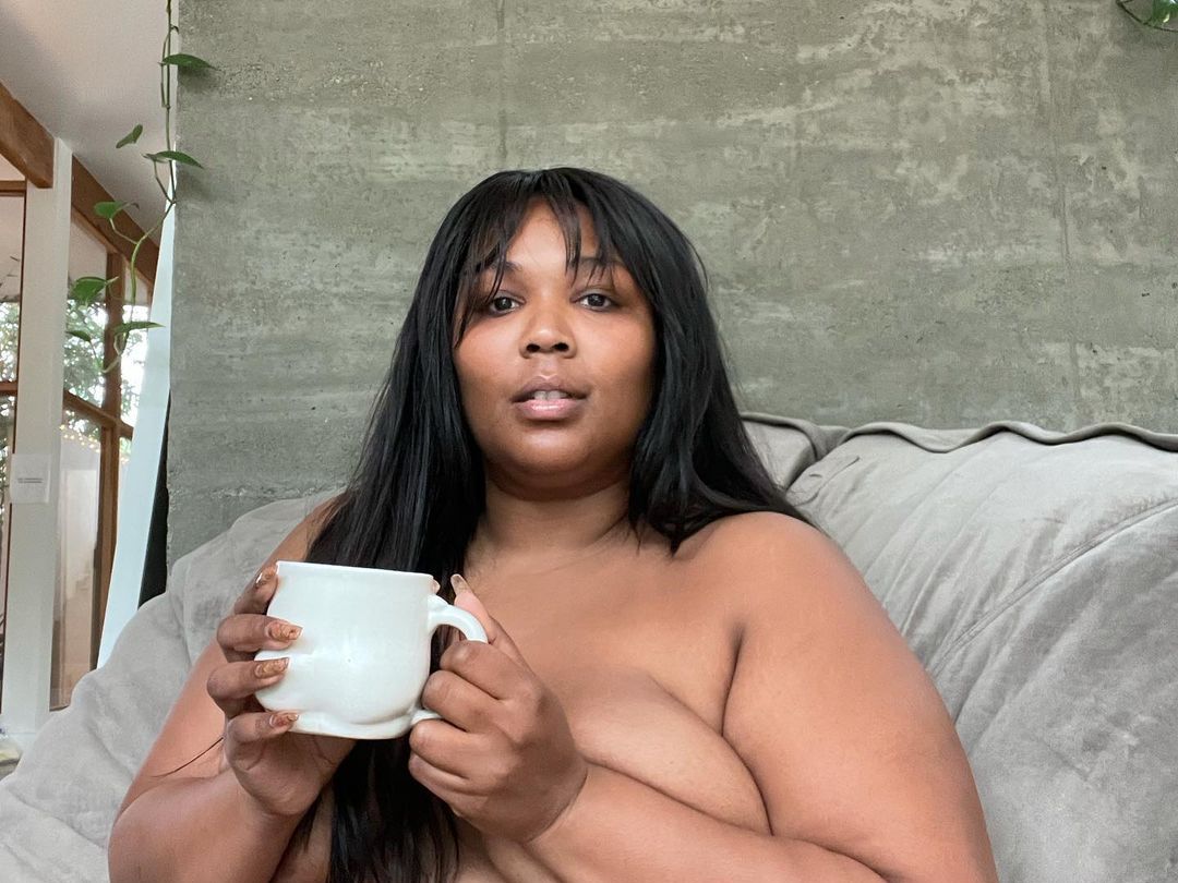 Lizzo Shares An Unfiltered Selfie - FASHION Magazine