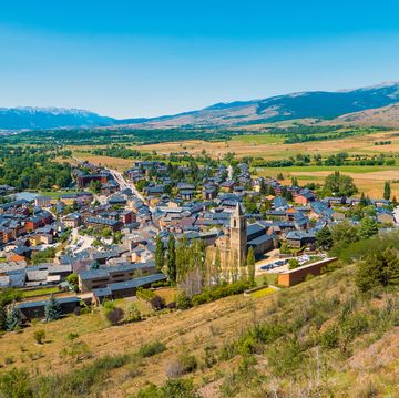 llívia is een spaanse enclave op frans grondgebied