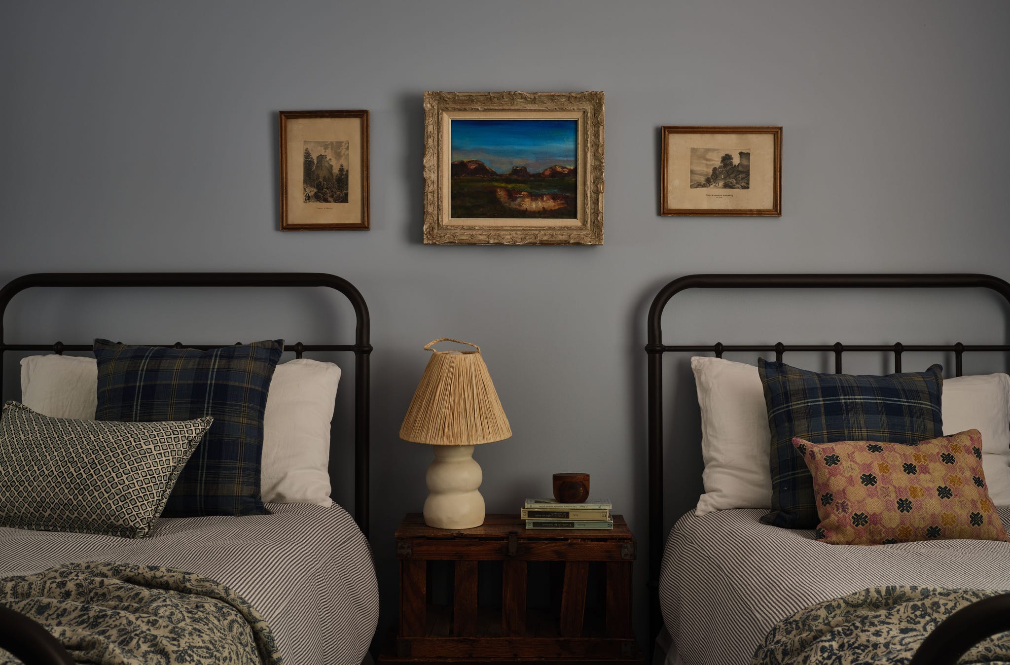 twin beds