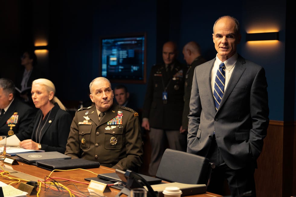 charley tucker as army joint chief and hael kelly as byron westfield in special ops lioness, episode 8, season 1, streaming on paramount, 2023 photo credit luke varleyparamount