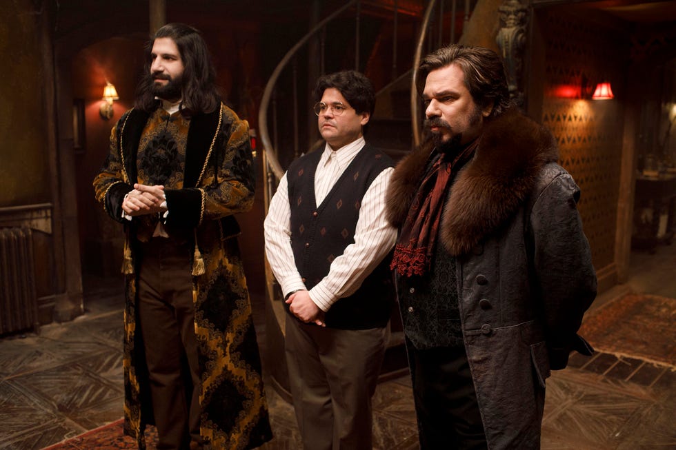 serie lo que hacemos en las sombras hbo kayvan novak harvey guillen matt berry