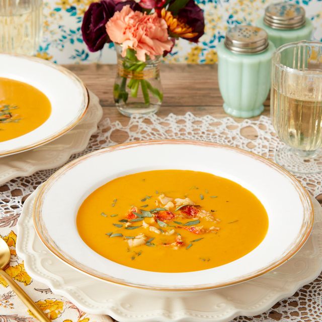 https://hips.hearstapps.com/hmg-prod/images/lobster-bisque-recipe-1-654befe093226.jpg?crop=0.934xw:0.934xh;0.0663xw,0.0663xh&resize=640:*