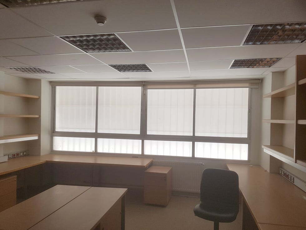 local de oficinas antes de la reforma