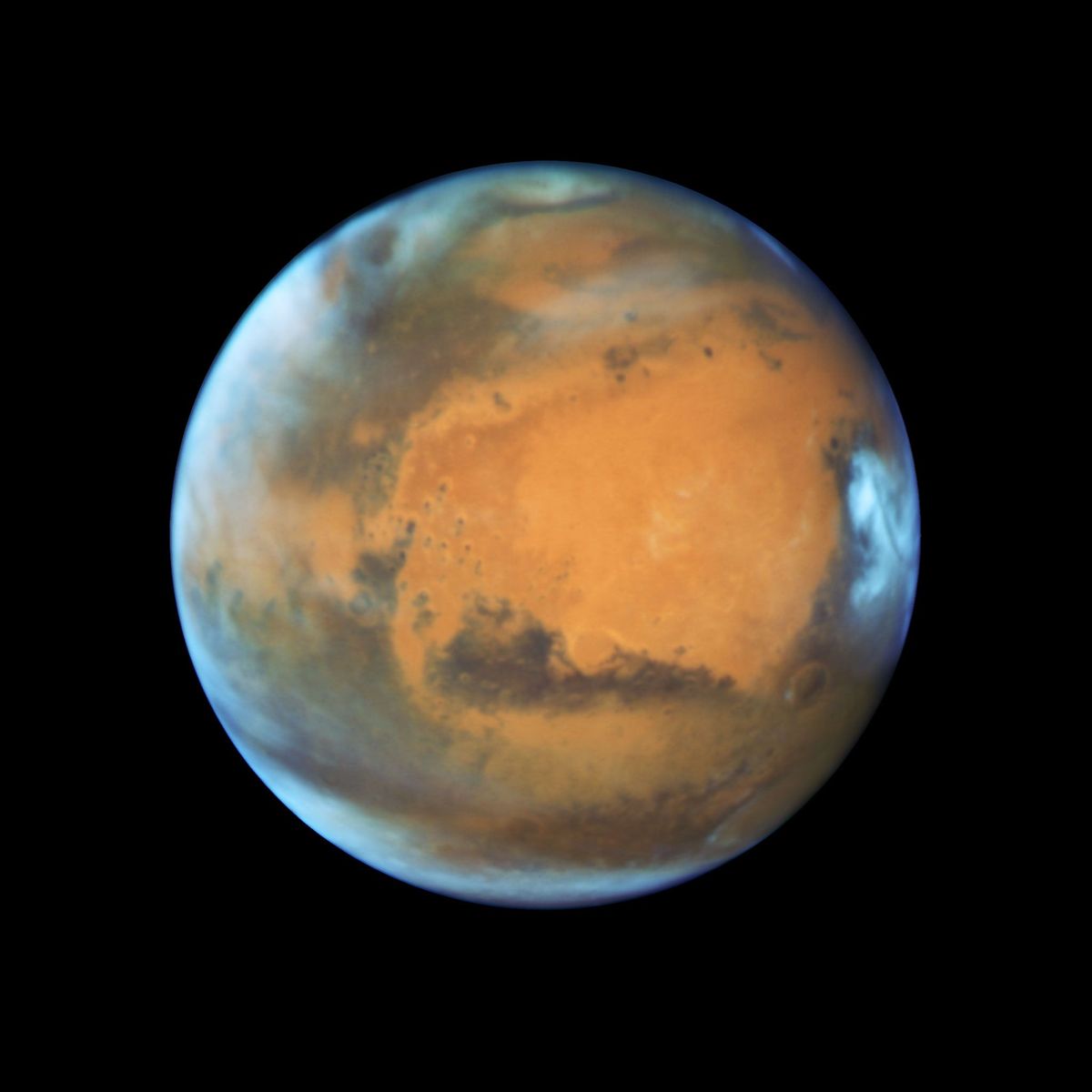De ruimtetelescoop Hubble maakte deze opname van Mars kort voordat de planeet in 2016 in oppositie kwam te staan